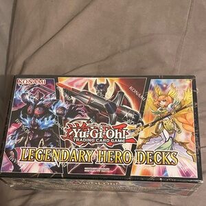 Konami Yu-Gi-Oh! Legendary Hero Decks Collector Box - Black, Gold, Red
